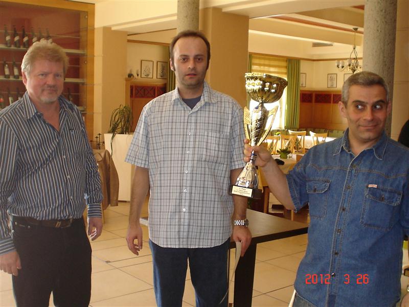 Organisatoren Ewald Stifter & Thomas Sonnberger mit Sonnberger mit Sieger GM Sergey Kasparov