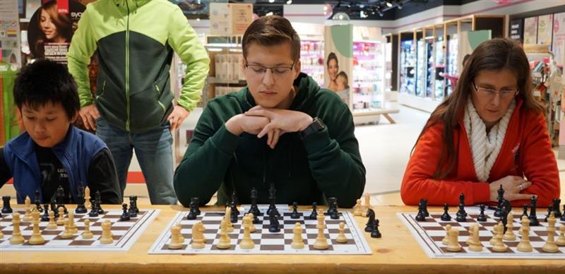 Jiang Sven, Elhenicky Alexander und Rauscher Brigitte